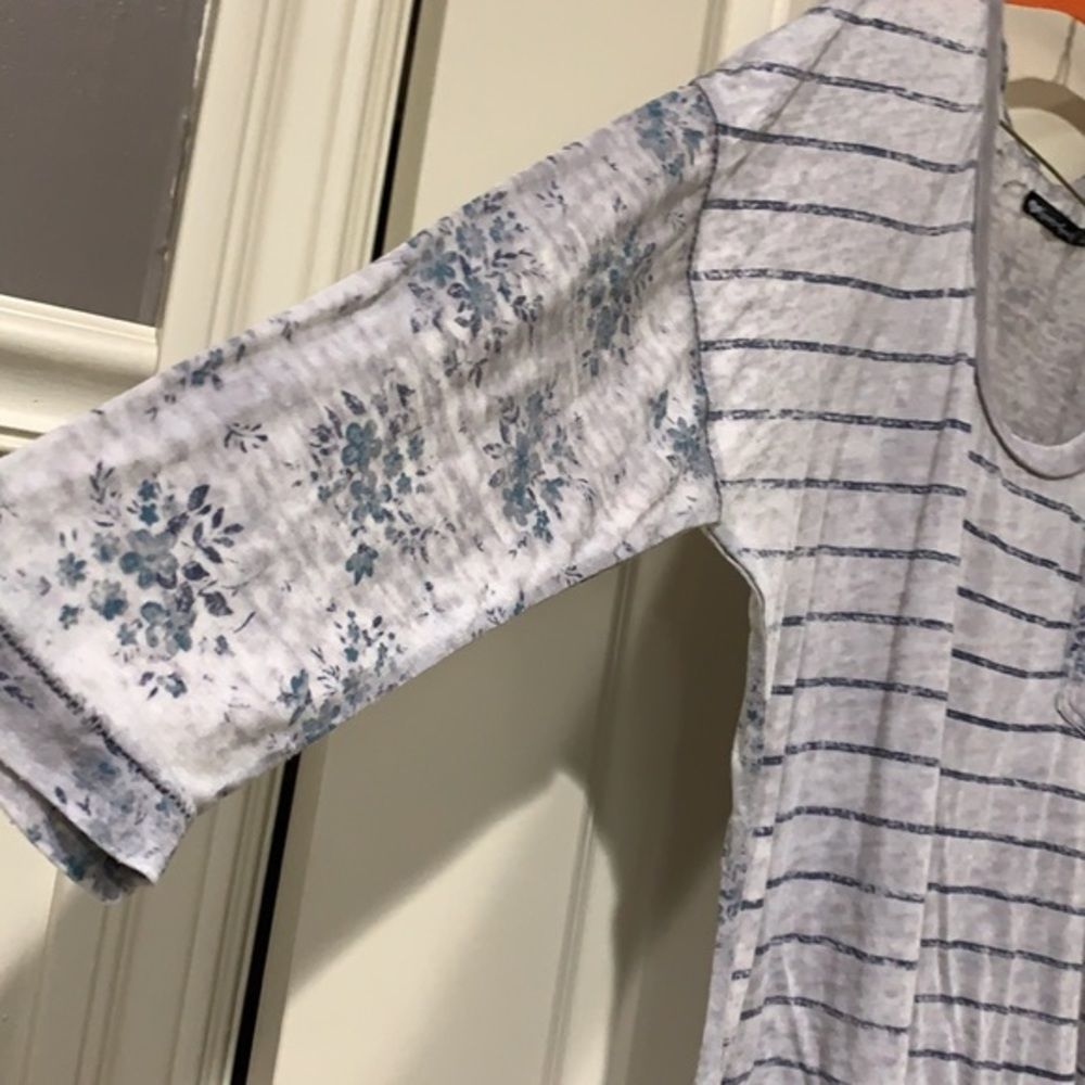 Gray and blue patterned t-shirt by Luv4Anouka - Picture 3 of 8